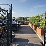 Isa 4*