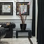 Isa Hotel